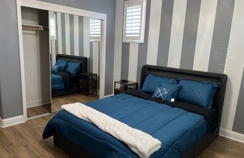 Modesto House | Luxury, modern and cozy home in a friendly neighborhood, close to everywhere!