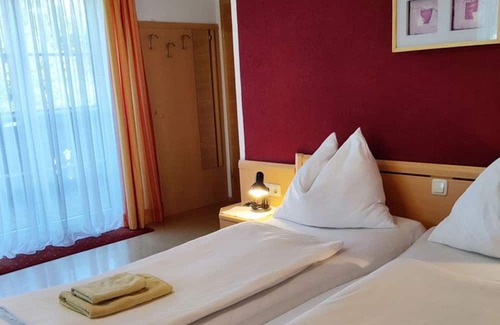 Sankt Georgen im Attergau Apartment | Wolfgangsee - Frühstückspension Holzapfel