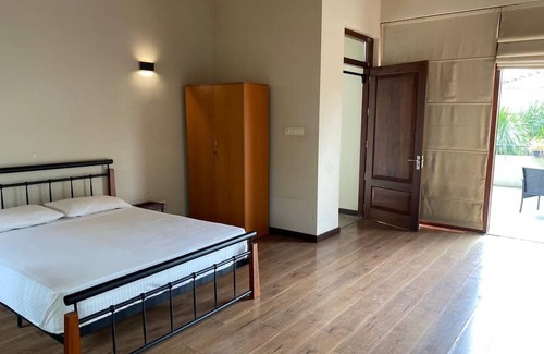 Kaduwela Bed & Breakfast | Spacious luxury room-Beautiful views