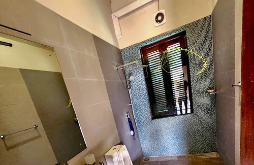 Kaduwela Bed & Breakfast | Spacious luxury room-Beautiful views