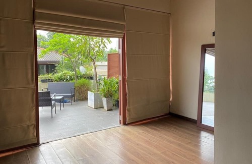 Kaduwela Bed & Breakfast | Spacious luxury room-Beautiful views