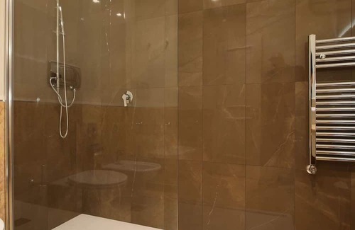 Rondo - Torretta House | Elegant Stay in Nature: 4-Star Comfort, Bike Through Parco Nord, Pets Welcome