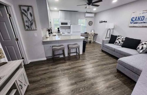 Memphis Apartment | 1 Bedroom 838225 by Houzlet