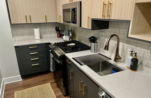 Aurora Highlands Apartment | ComfyGetaway by DC Metro Airport