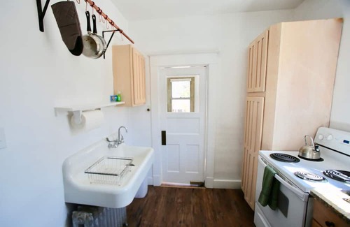 Lower Chautauqua Cottage | Location location location. Chautauqua Park/CU University/University Hills