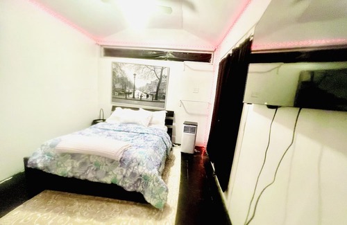 Fort Worth Apartment | Studio hidden away in the heart of East Fort Worth
