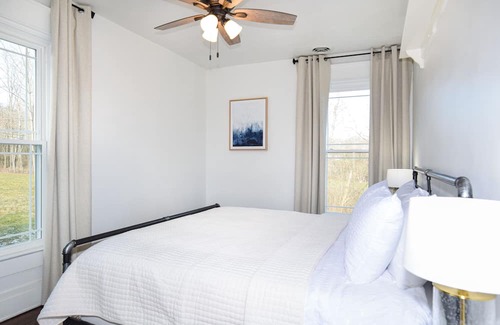 New Haven  Hamilton County House | Country Retreat 4 BR/ 3 BA sleep 12, Miami, Spooky Nook