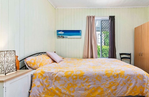 Toogoom House | Seaside Simplicity . A Serene Coastal Experience