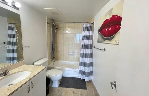 Edgewater Apartment | 56 Floor 2 bed/2 bath PENTHOUSE Biscayne Bay City Million Dollar View Free pking