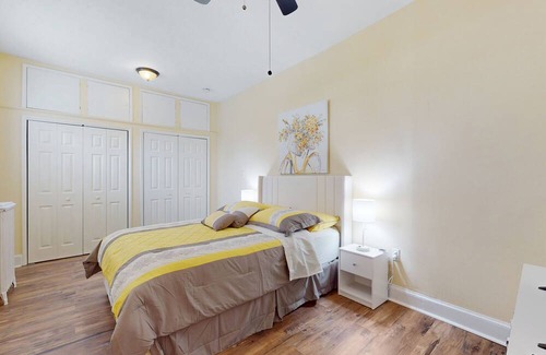 Downtown Apartment | Historic apartment full of natural light, new renovations, full kitchen, & W/D