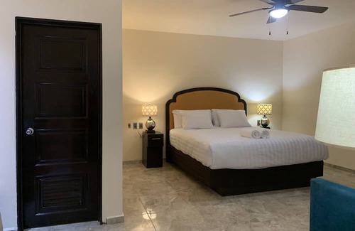 Zaragoza Apartment | New cozy apartment for 2, short walk to beach #9