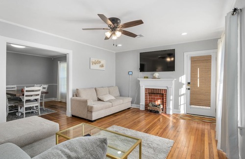 Hattiesburg House | Renovated Cozy Comfort Zoo & USM