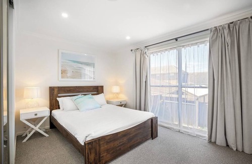 Clifton Springs House | Azure Majesty Cliftons Grand Waterfront Haven