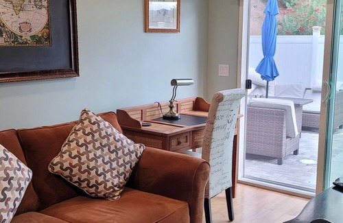 La Puente Apartment | Cozy Poolside Casita Centrally Located to LA and OC Attractions