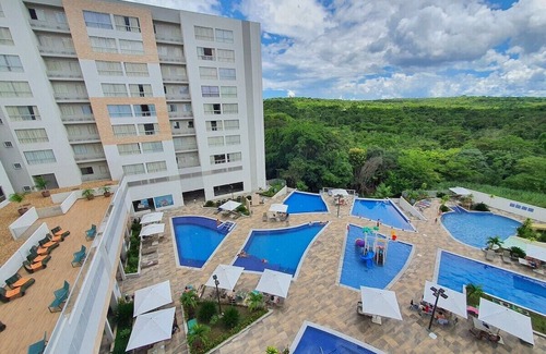 Pousada do Rio Quente Apartment | Resort Park Veredas with the warm river in the background