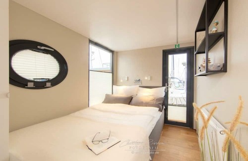 Heiligenhafen Boat Rental | Houseboat Seahorse Comfortable Vacation Home