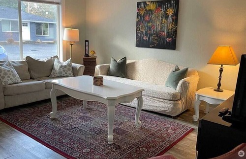 Lakewood Apartment | Charming Updated Apartment #4