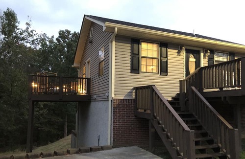 Rossville Cottage | Enchanted Woods Cottage ~ 10 min St Elmo ~ Hot Tub, Pool, 2 Acres