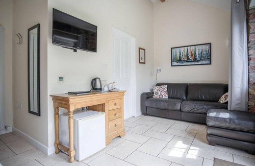 St Ishmaels Apartment | Gofan - 1 Bedroom Studio - St Ishmael's
