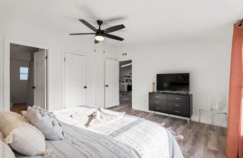 Canyon Lake Cabin | Starlight Horizon - The Mustang Cabin D