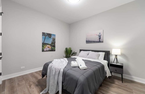 Lower West Side Apartment | Cozy Chicago Haven w/High Speed Internet & Balcony