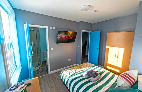 Maidstone House | Premium Double Rooms with free Wi-Fi