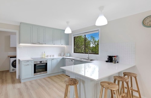 Dora Creek House | Dawn To Dusk River Retreat