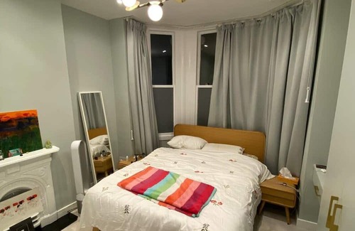 Northcote Apartment | Gorgeous 2BD Flat - 5 mins to Clapham Junction!