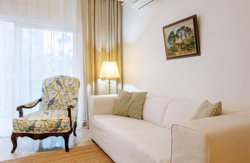 Esentepe Apartment | Cozy Central Flat w Garden 5 min to Metro in Sisli