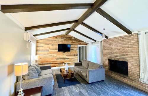 Brent House | Camp White Oak House