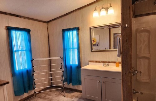 Burkesville House | The Holler Inn at Dale Hollow