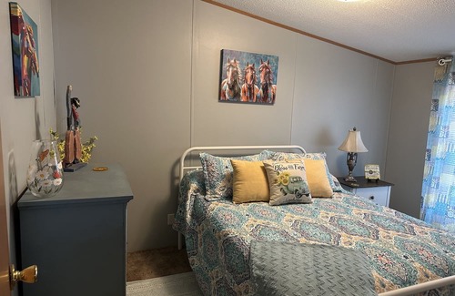 Mc Dougal Other | Country View Escapes located in Piggott Arkansas 72454 Cozy, relaxing atmosphere