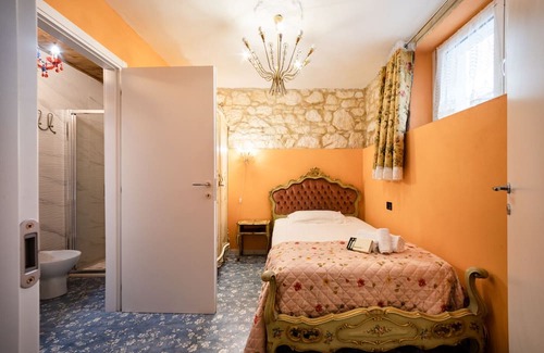 Est Apartment | Stanza Arancio - Villa Angelina - Pet Friendly