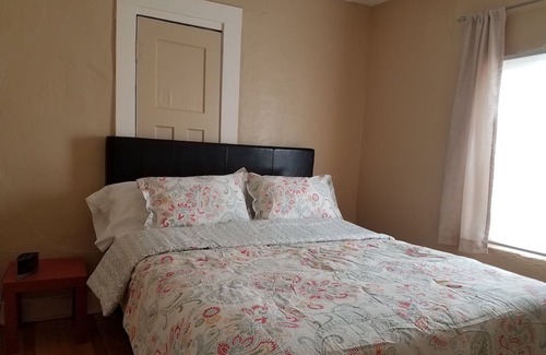 Tyrone House | Boho bungalow in Silver City historic district. 5 minute walk to downtown & WNMU