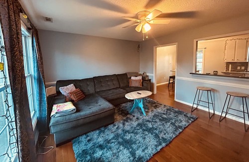 Raleigh House | Charming private 3 bedroom home - fenced in yard
