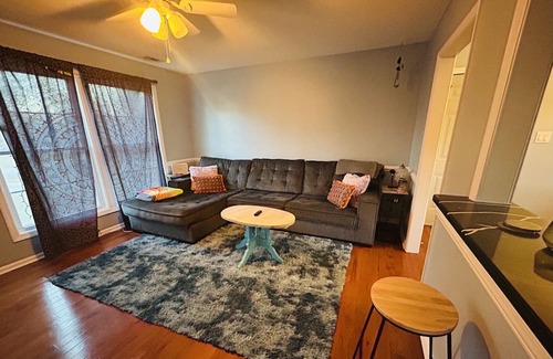 Raleigh House | Charming private 3 bedroom home - fenced in yard