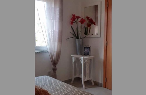 Alqueidao Apartment | Apartment 'Quinta Do Pôr Do Sol' with Mountain View, Shared Garden and Wi-Fi