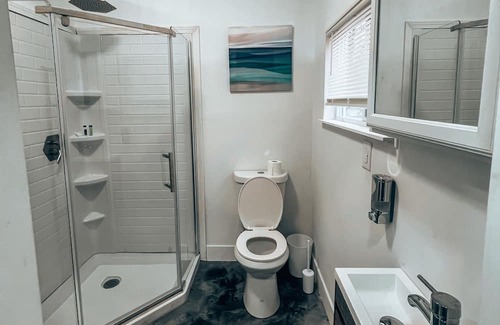 Paw Creek House | Cozy Tiny Home within 5 miles from Uptown, Southend and Airport