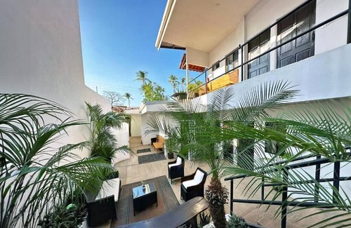 Tamarindo House | Deluxe Suite #9 for 4 + Breakfast Included