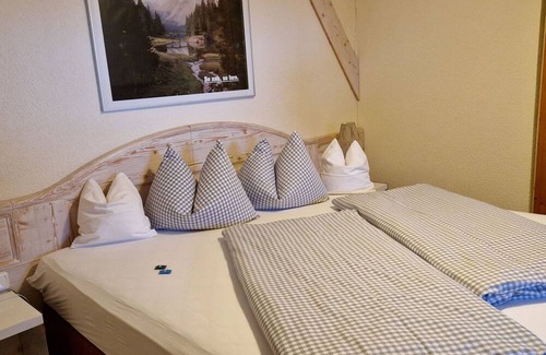 Tannheim Cottage | Doppelzimmer 8 - Gasthaus Pension Bergheim