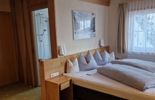 Tannheim Cottage | Komfortzimmer 3 - Gasthaus Pension Bergheim