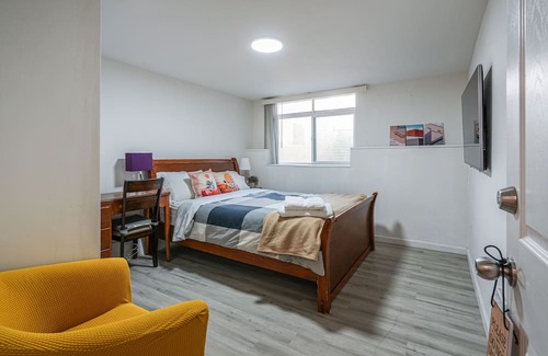 Crocker-Amazon Apartment | San Francisco Apartment ~ 5 Mi to Downtown!