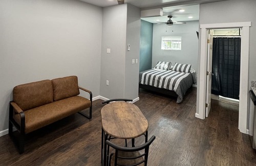 Barelas Apartment | Downtown Modern updated apartment