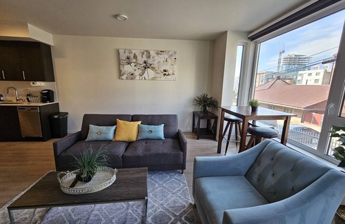 Yesler Terrace Apartment | Centralized Seattle 1B1B