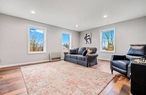Gorham Apartment | Stylish 1BD Getaway | Wi-fi | Long Term Available