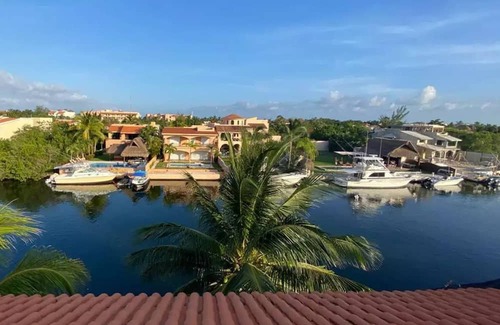 Puerto Aventuras Apartment | Waterfront Tropical Apartment