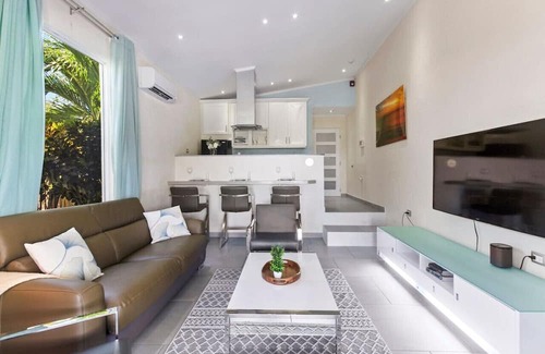 Boegoeroei Apartment | Hidden Hill Bungalows 1 by Bocobay