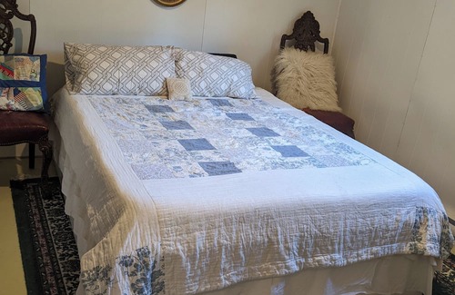Lion's Head House | "Beecholm" steps away from Lake Huron with all the comforts of home.