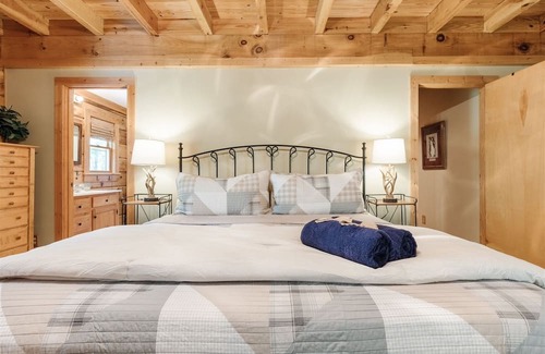 Greenville - Spartanburg Cabin | Neely Cabin Near DT Greenville | 3 Bed, 2 Bath