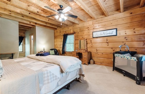 Greenville - Spartanburg Cabin | Neely Cabin Near DT Greenville | 3 Bed, 2 Bath
